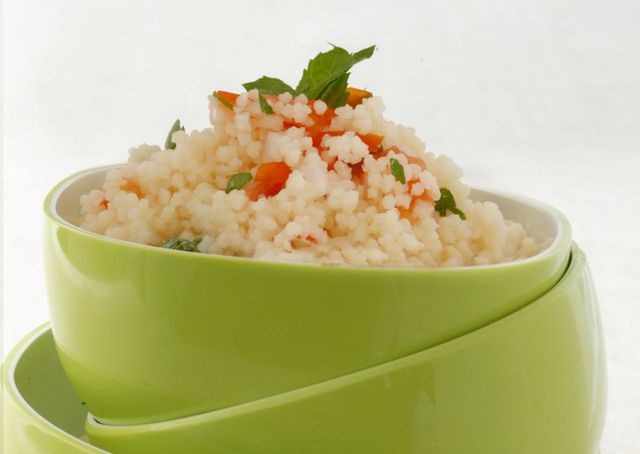 Food, Ingredient, Rice, White, Serveware, Jasmine rice, Recipe, White rice, Dish, Staple food, 