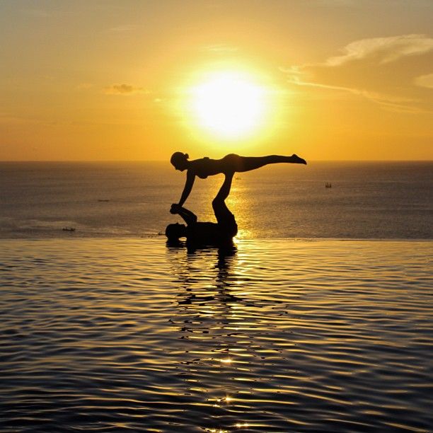 Water, Sunset, People in nature, Sunlight, Sunrise, Backlighting, Silhouette, Morning, Evening, Physical fitness, 