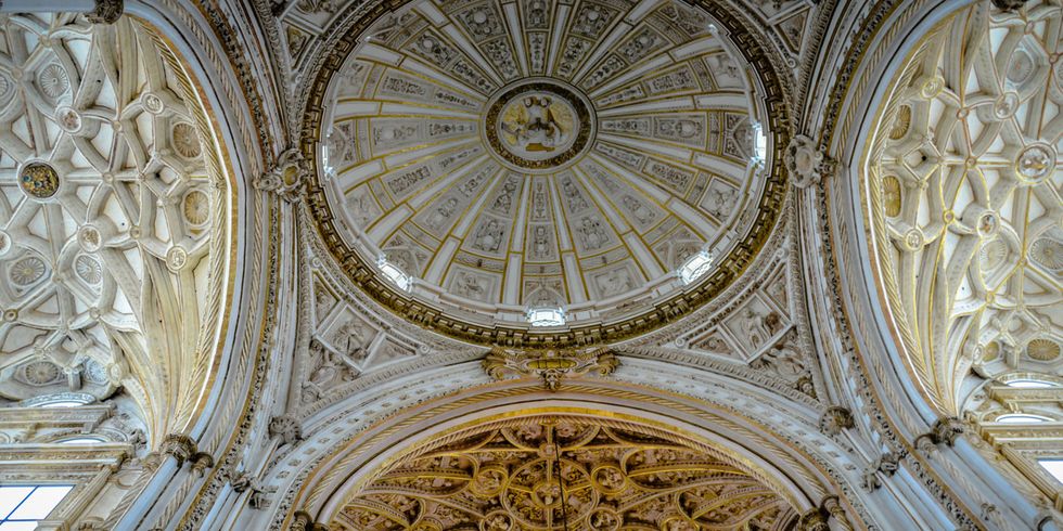 Ceiling, Art, Dome, Holy places, Classical architecture, Religious institute, Molding, Byzantine architecture, Symmetry, Medieval architecture, 