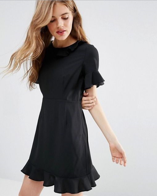 Finger, Hairstyle, Dress, Sleeve, Shoulder, Elbow, Standing, Joint, Human leg, One-piece garment, 
