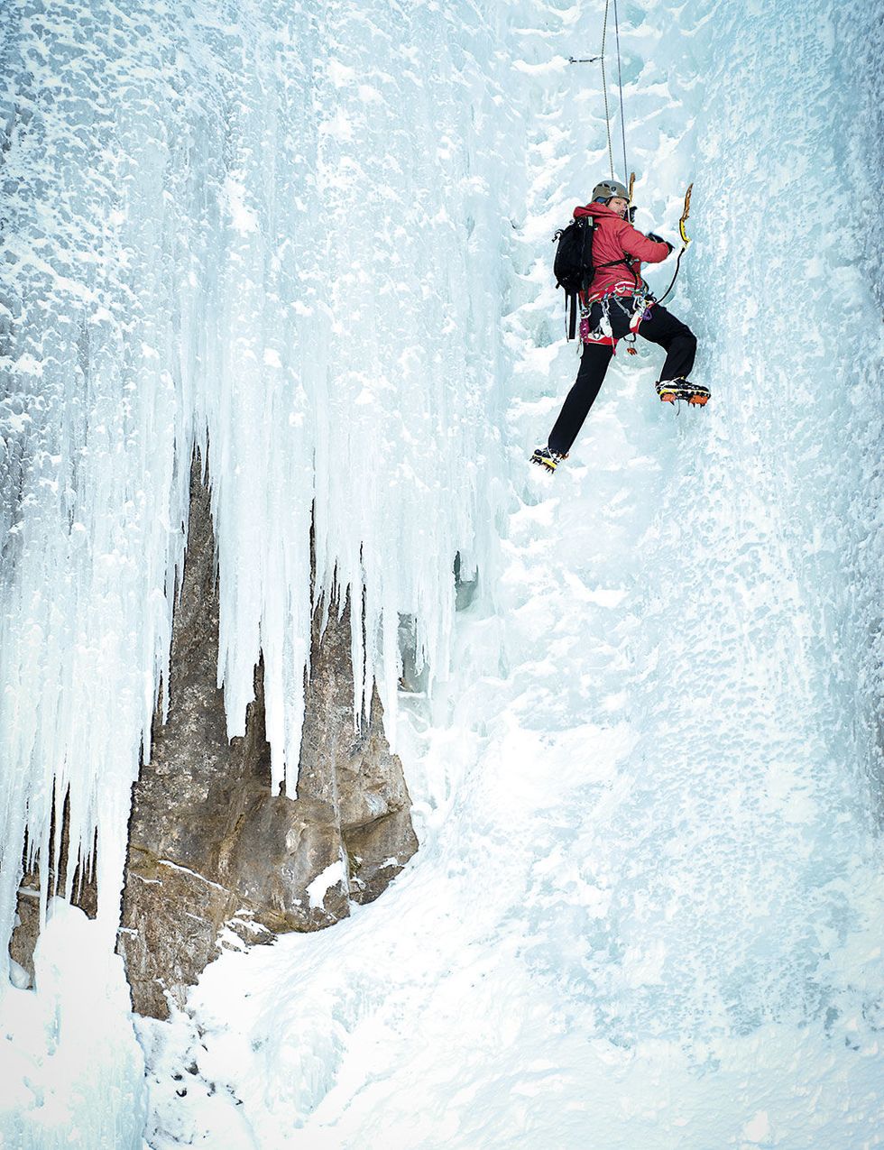 Winter, Freezing, Outdoor recreation, Adventure, Extreme sport, Ice, Ice climbing, Snow, Ice cap, Mountaineer, 