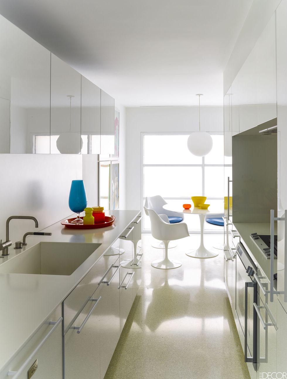 Room, Interior design, Architecture, Kitchen sink, White, Floor, Plumbing fixture, Ceiling, Glass, Wall, 