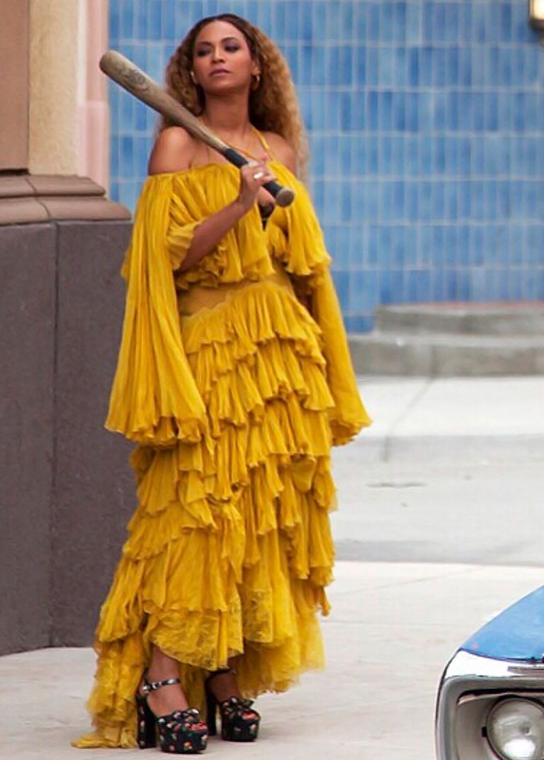 Yellow, Sandal, Dress, Fashion, Street fashion, Fashion model, One-piece garment, High heels, Waist, Abdomen, 