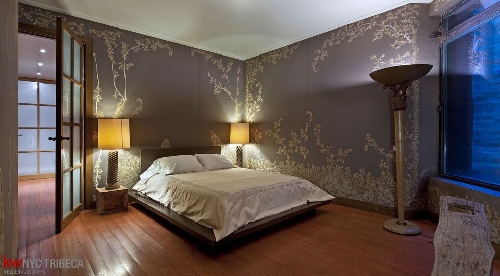 Bed, Lighting, Wood, Floor, Room, Interior design, Flooring, Bedding, Property, Bedroom, 