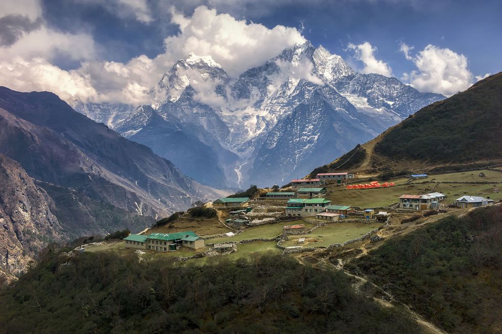 Mountainous landforms, Mountain range, Highland, Cloud, Slope, Valley, Landscape, Hill, Mountain, Hill station, 