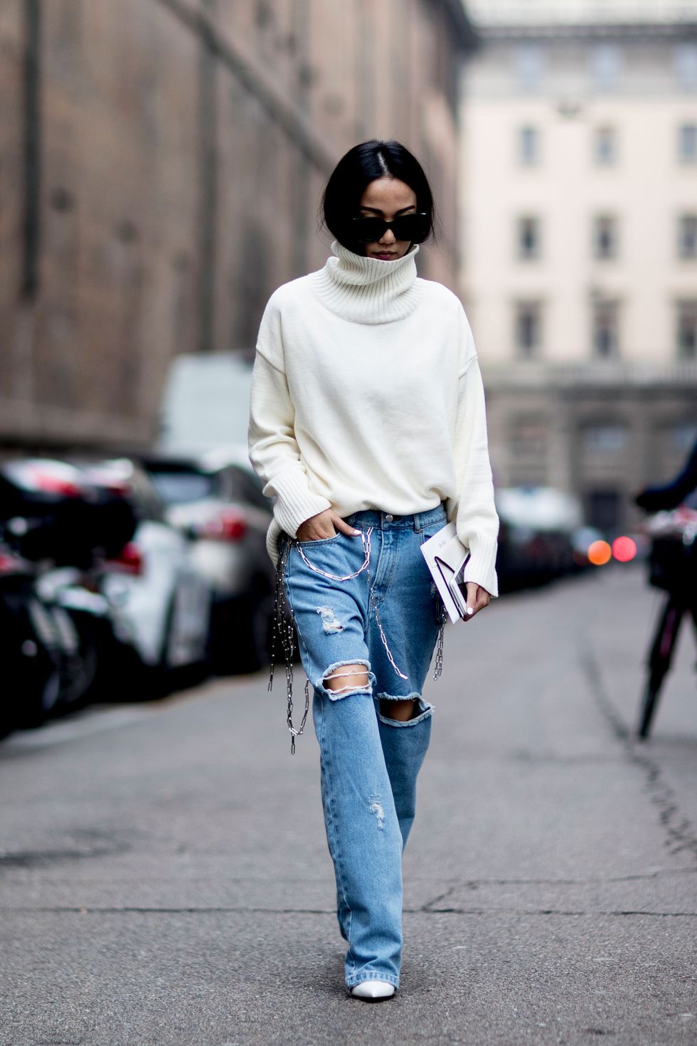 Clothing, Denim, Sleeve, Trousers, Jeans, Shoulder, Textile, Outerwear, Sunglasses, Style, 