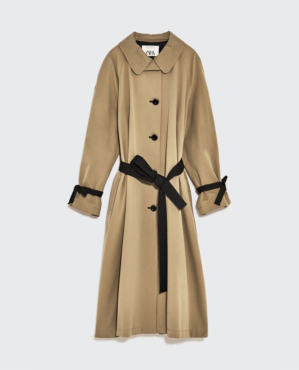 Clothing, Trench coat, Coat, Overcoat, Outerwear, Robe, Sleeve, Beige, Duster, Collar, 