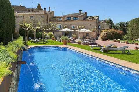Swimming pool, Property, Building, Estate, Real estate, Town, Water, Leisure, Resort town, Vacation, 