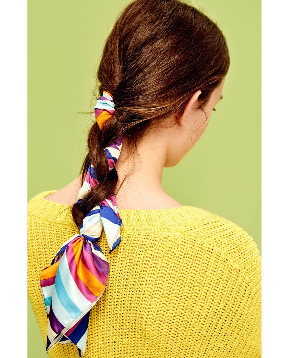 Ear, Yellow, Hairstyle, Style, Neck, Long hair, Sweater, Brown hair, Hair coloring, Hair accessory, 