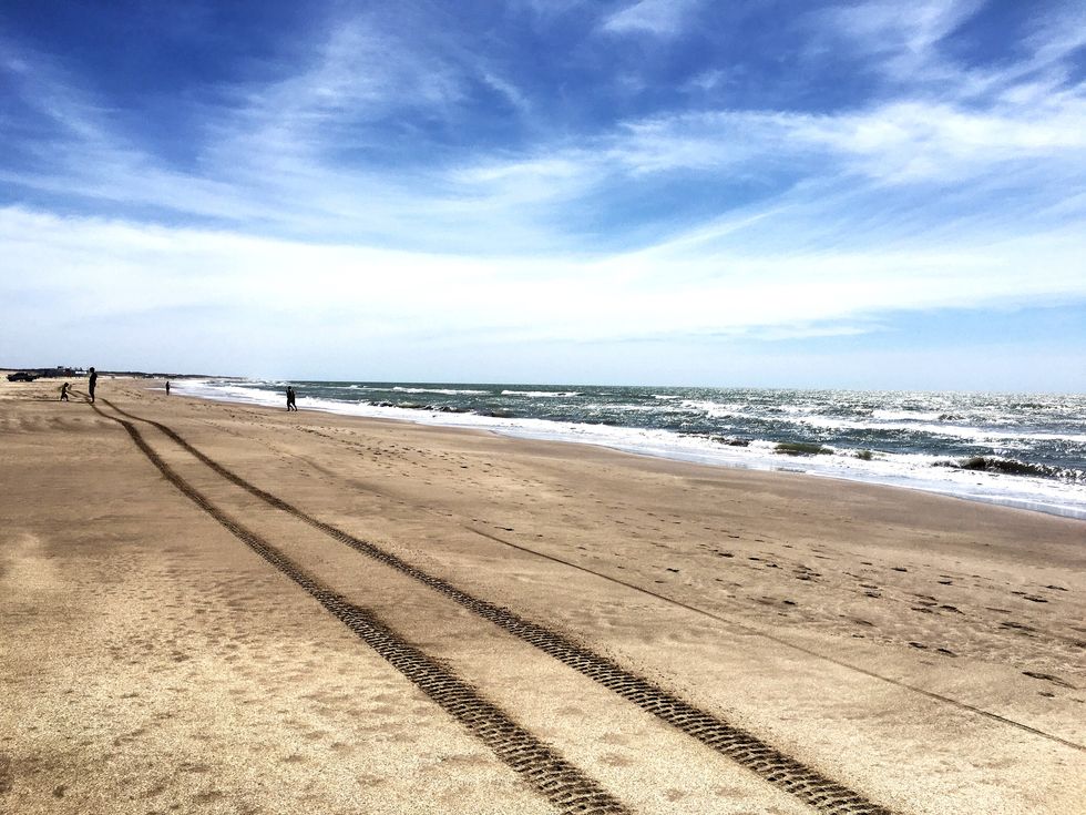 Sky, Beach, Sea, Ocean, Shore, Sand, Coast, Cloud, Horizon, Natural environment, 