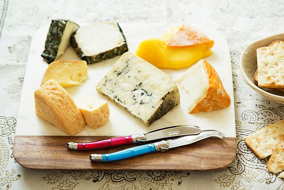 Food, Cheese, Ingredient, Dish, Cuisine, Dairy, Cheddar cheese, Blue cheese, Gorgonzola, Comfort food, 