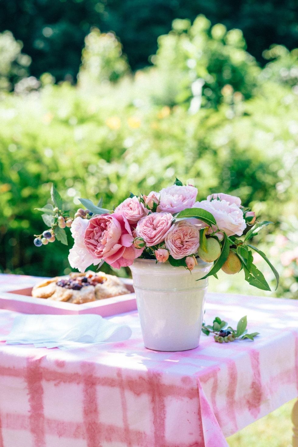 Pink, Photograph, Flower, Garden roses, Plant, Rose, Bouquet, Cut flowers, Petal, Flower Arranging, 
