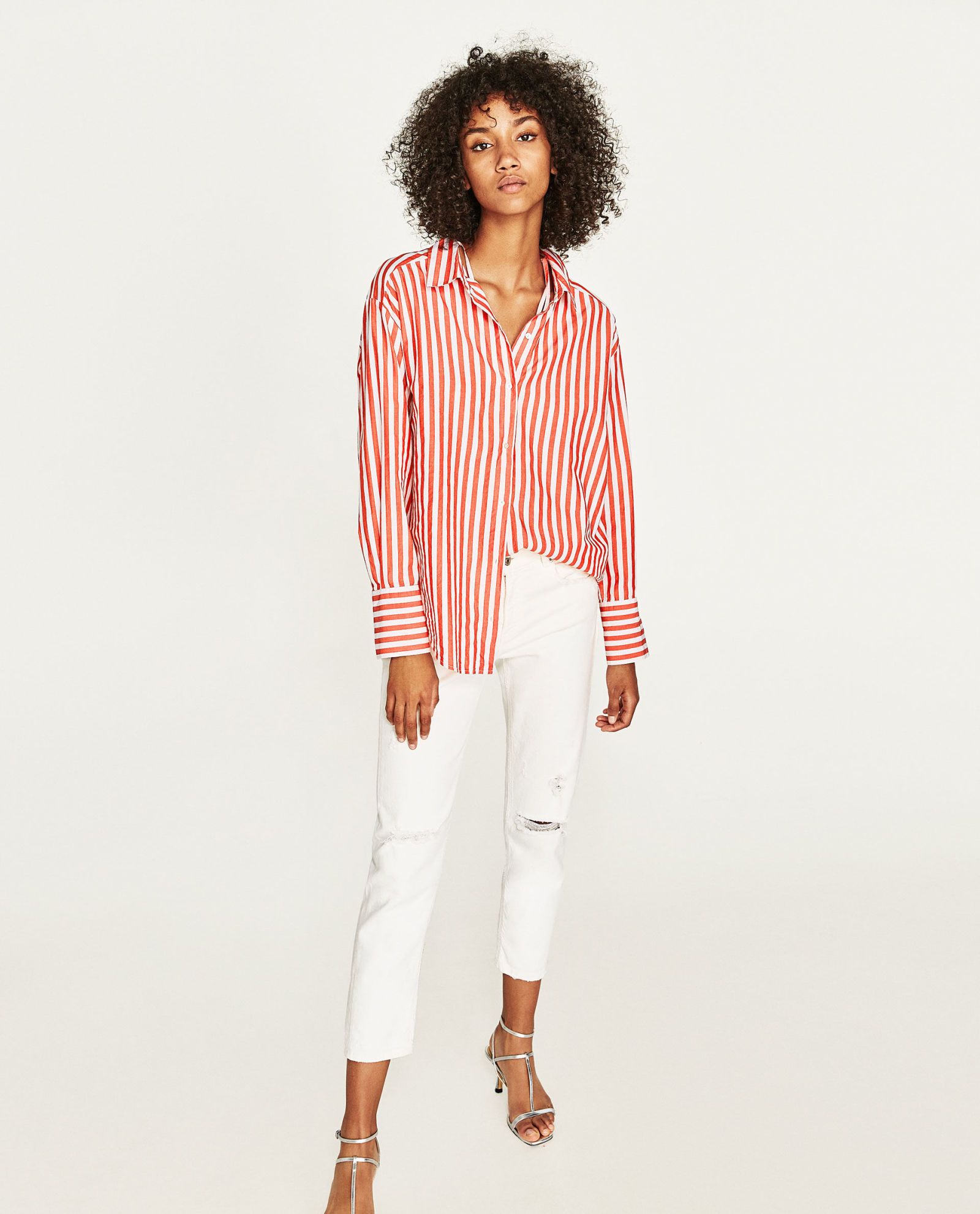 La primera camisa con instrucciones está en Zara camisa zara rayas rojas