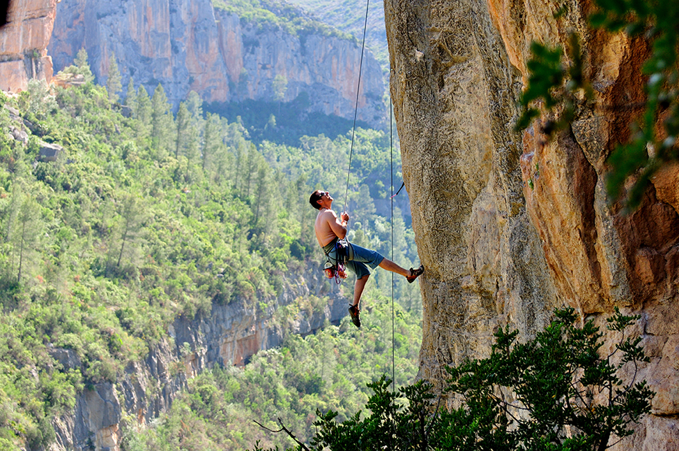 Adventure, Sport climbing, Outdoor recreation, Climbing, Rock climbing, Rock, Recreation, Extreme sport, Abseiling, Canyon, 