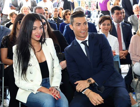 Georgina Rodriguez Posa Por Primera Vez Embarazada
