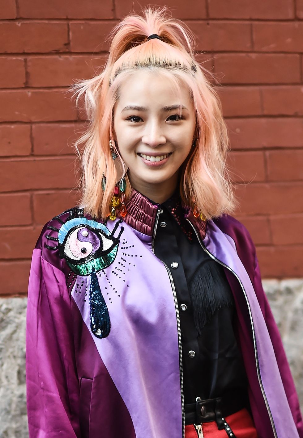 Hair, Clothing, Street fashion, Beauty, Purple, Blond, Hairstyle, Fashion, Pink, Outerwear, 