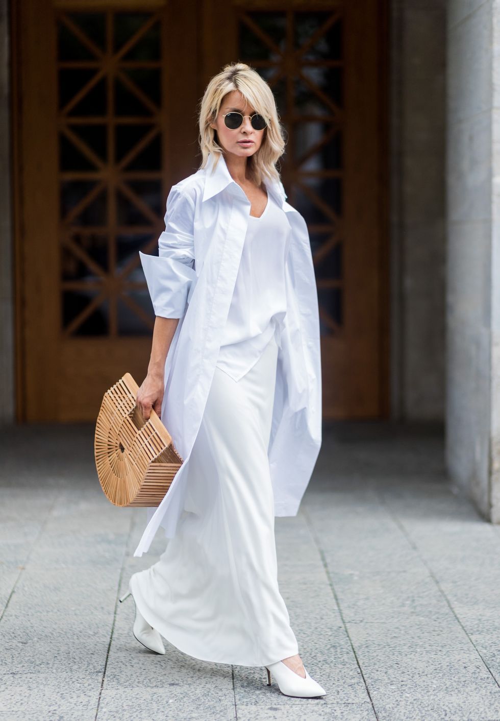 La falda blanca, el nuevo pantalón blanco-Looks con falda blanca