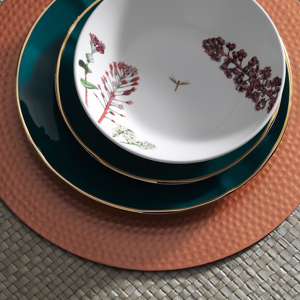 Dishware, Saucer, Cup, Porcelain, Serveware, Plate, Tableware, Platter, Teacup, Coffee cup, 