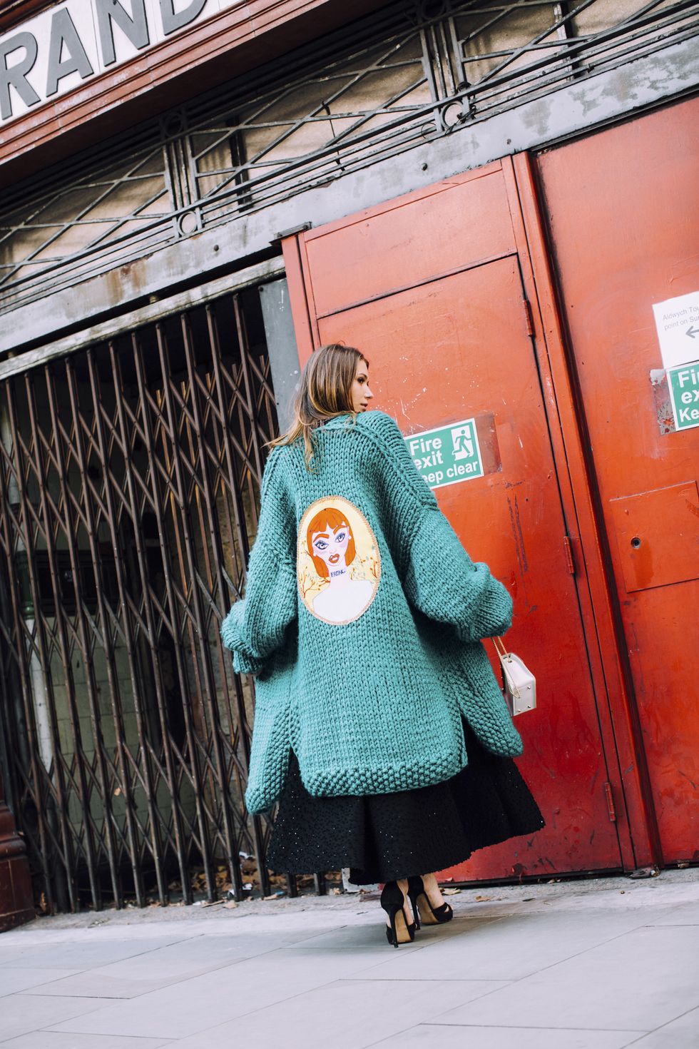 Photograph, Blue, Green, Outerwear, Street fashion, Snapshot, Turquoise, Pink, Standing, Fashion, 