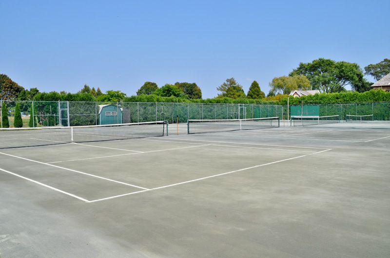 Tennis court, Sport venue, Property, Net, Line, Sky, Tennis, City, Leisure, Fence, 