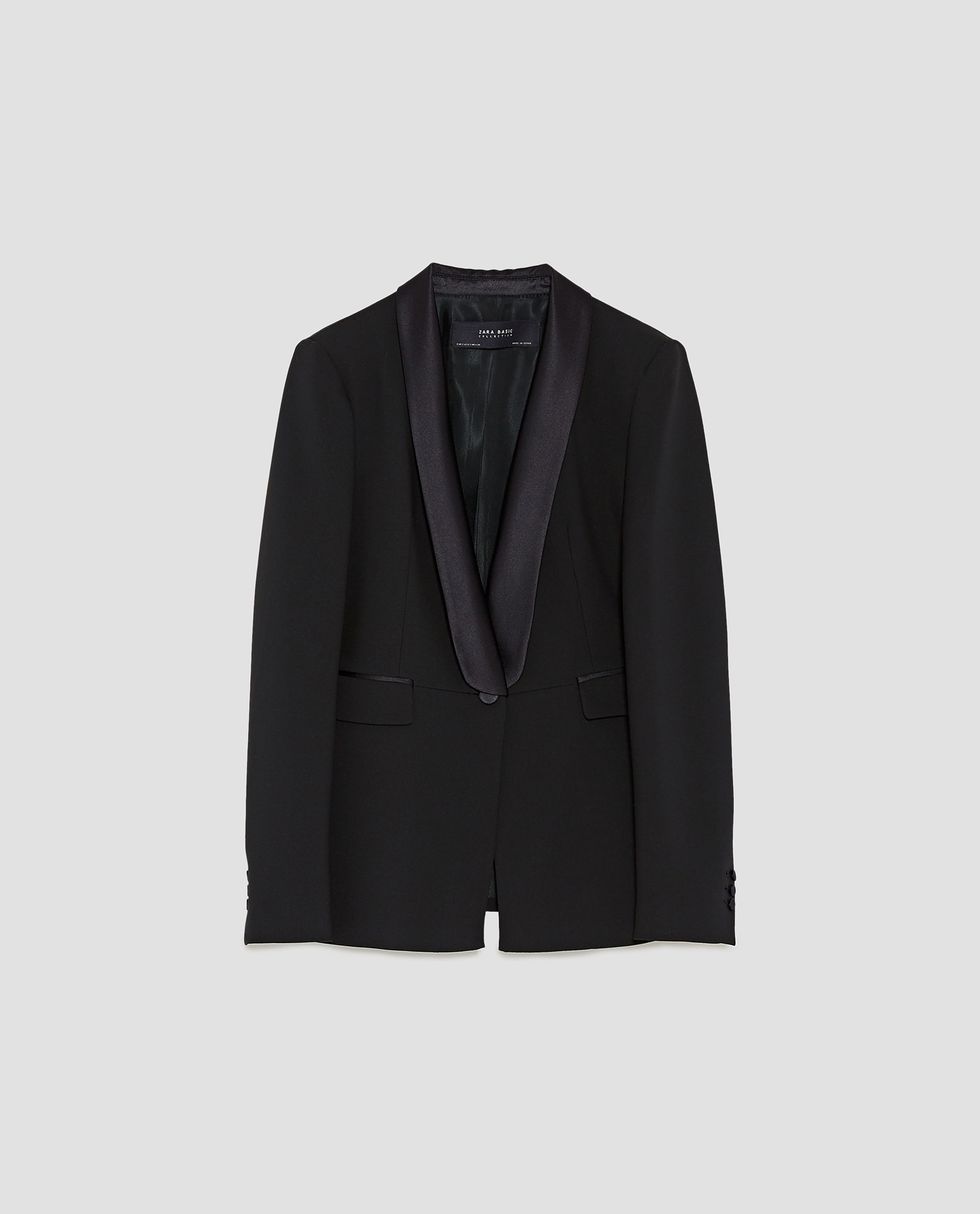 Clothing, Outerwear, Suit, Blazer, Black, Jacket, Formal wear, Tuxedo, Sleeve, Button, 