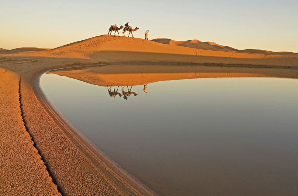 Desert, Natural environment, Sand, Erg, Sky, Sahara, Aeolian landform, Water resources, Natural landscape, Landscape, 