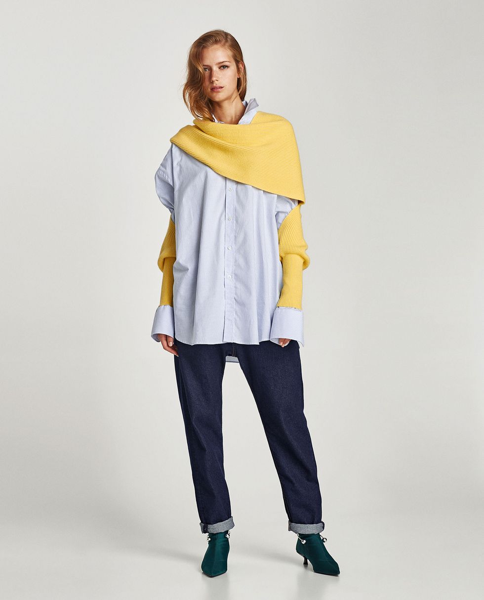 Clothing, Shoulder, White, Yellow, Standing, Sleeve, Joint, Neck, Outerwear, Fashion, 