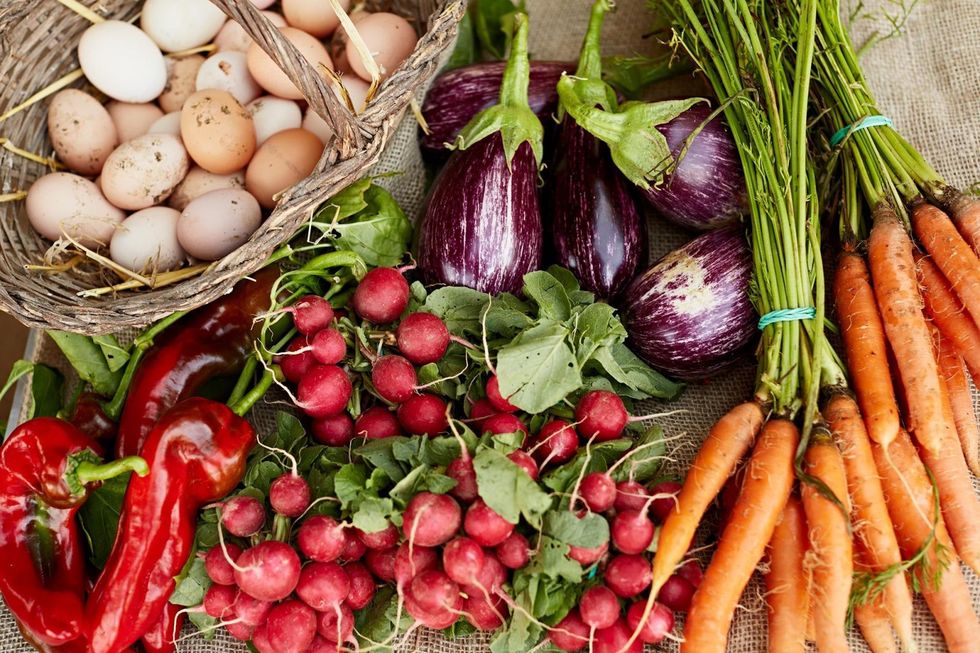 Natural foods, Local food, Vegetable, Radish, Food, Carrot, Root vegetable, Whole food, Beet, Vegan nutrition, 
