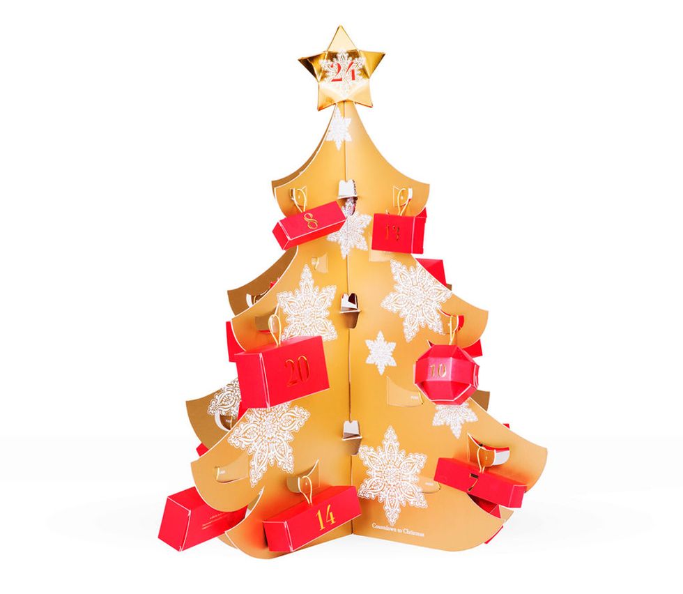 Christmas tree, Christmas decoration, Christmas ornament, Holiday ornament, Christmas, Tree, Interior design, Pine, Pine family, Christmas eve, 