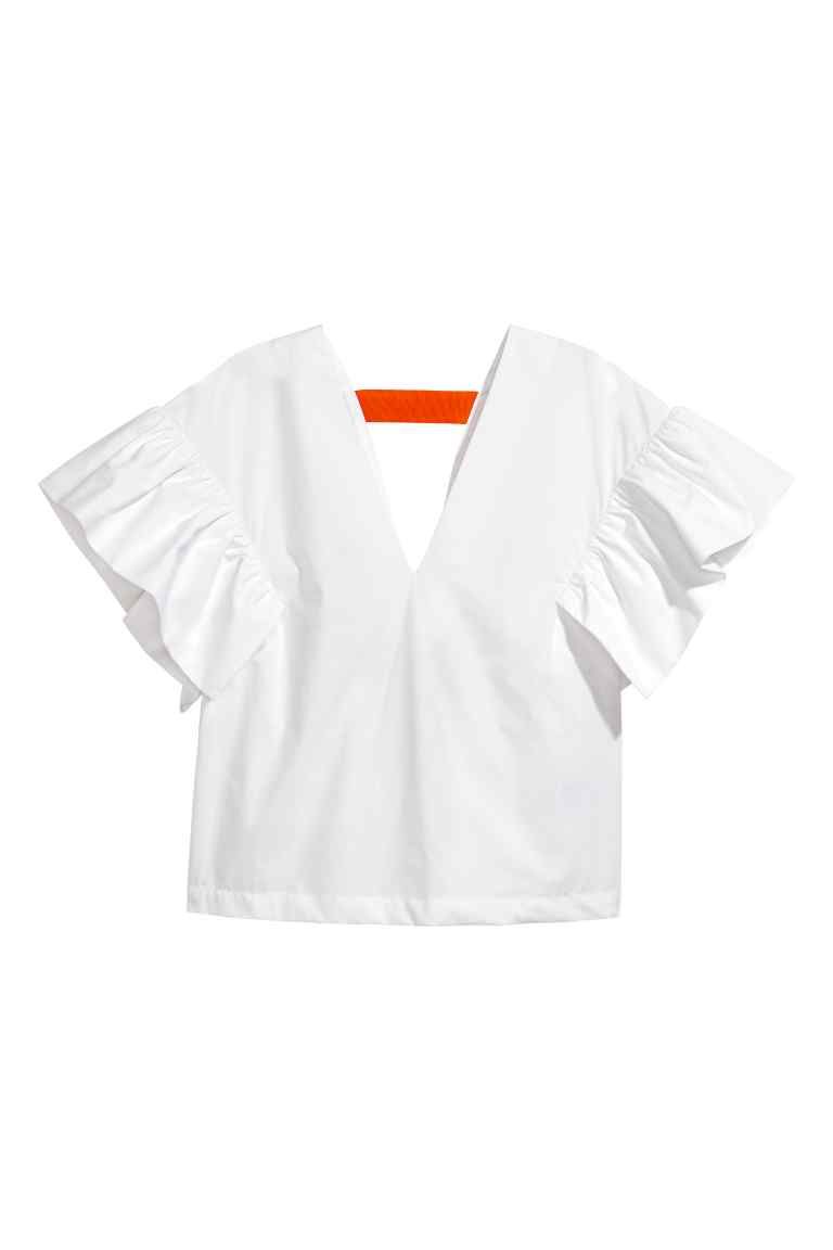 White, Clothing, Sleeve, T-shirt, Outerwear, Blouse, Top, Neck, Collar, 