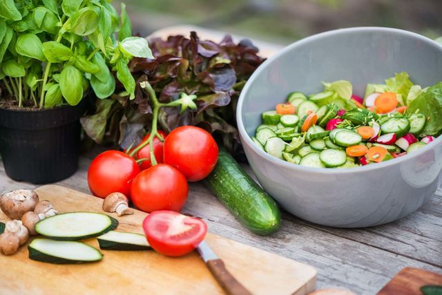 Dish, Food, Salad, Vegetable, Ingredient, Cuisine, Superfood, Vegetarian food, Produce, Plant, 