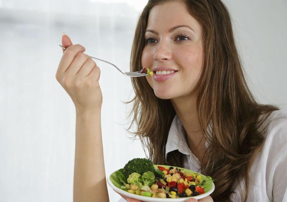 Una alimentación sana y equilibrada te ayudará a acabar, por fin, con los poros abiertos.