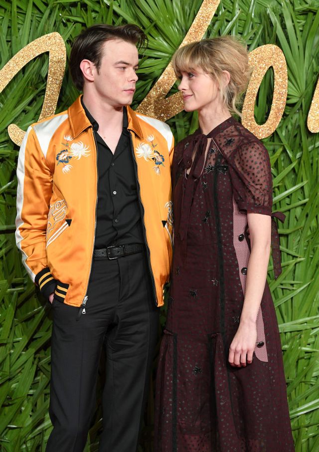 Natalia Dyer y Charlie Heaton