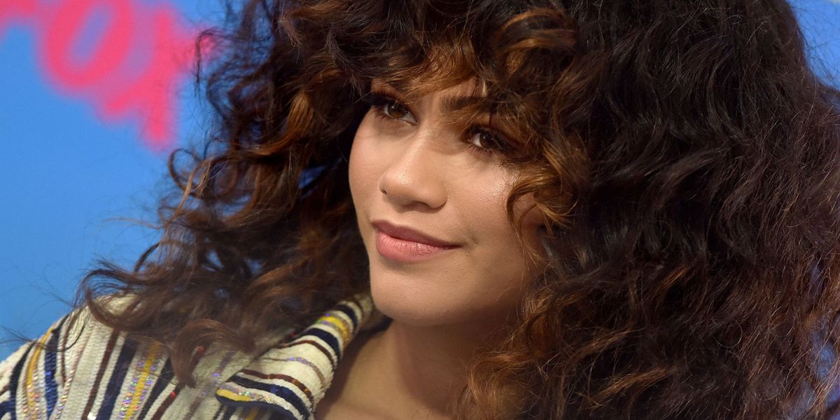 Cómo peinar el pelo rizado según Zendaya