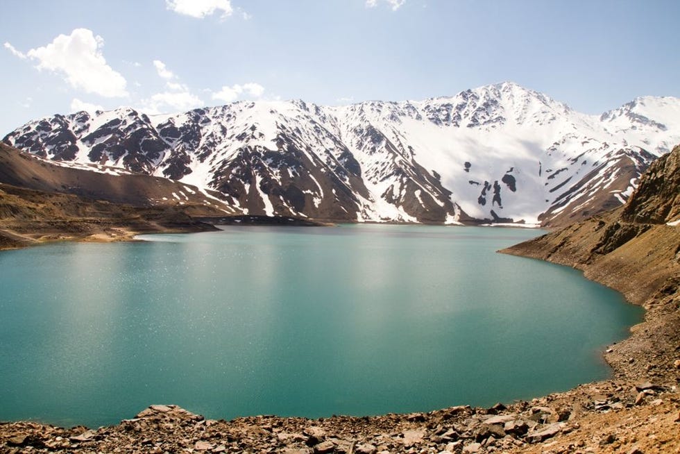 Body of water, Mountainous landforms, Mountain, Tarn, Lake, Glacial lake, Nature, Mountain range, Wilderness, Reservoir, 