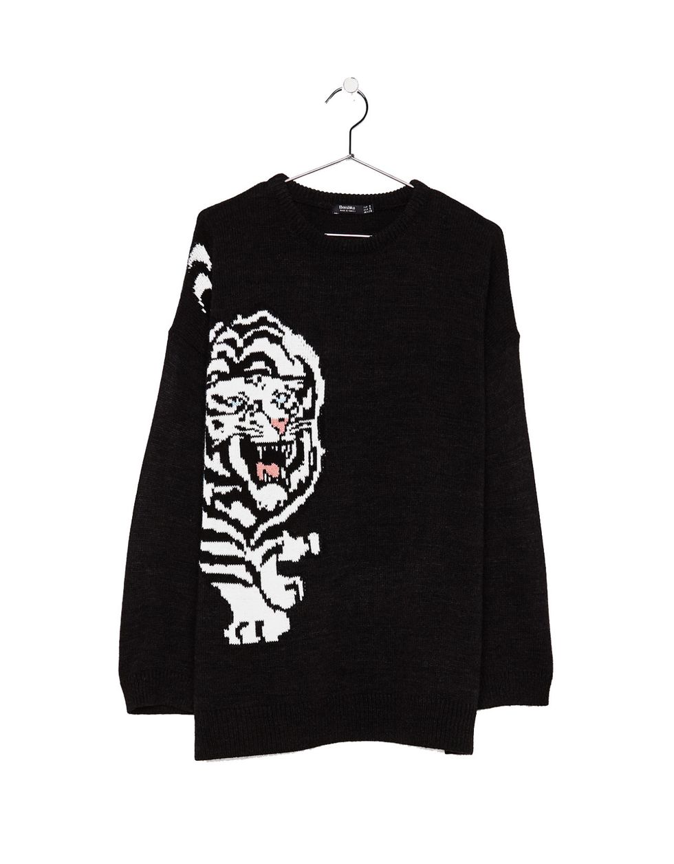 Clothing, Long-sleeved t-shirt, Sleeve, Black, White, T-shirt, Outerwear, Top, Sweater, Neck, 