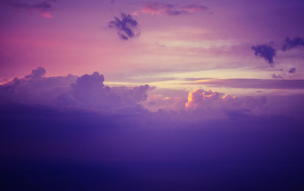 Sky, Cloud, Blue, Horizon, Daytime, Purple, Atmosphere, Atmospheric phenomenon, Violet, Evening, 