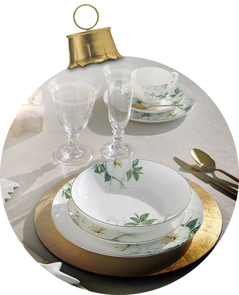 Dishware, Tableware, Serveware, Plate, Dinnerware set, Platter, Table, Porcelain, 