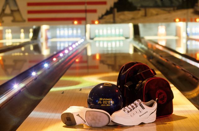 Bowling, Ten-pin bowling, Bowling equipment, Ball, Duckpin bowling, Bowling ball, Bowling pin, Individual sports, Games, Ball game, 