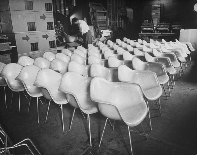 Chair, Black-and-white, Table, Party supply, Furniture, Monochrome photography, Function hall, Monochrome, Banquet, Folding chair, 