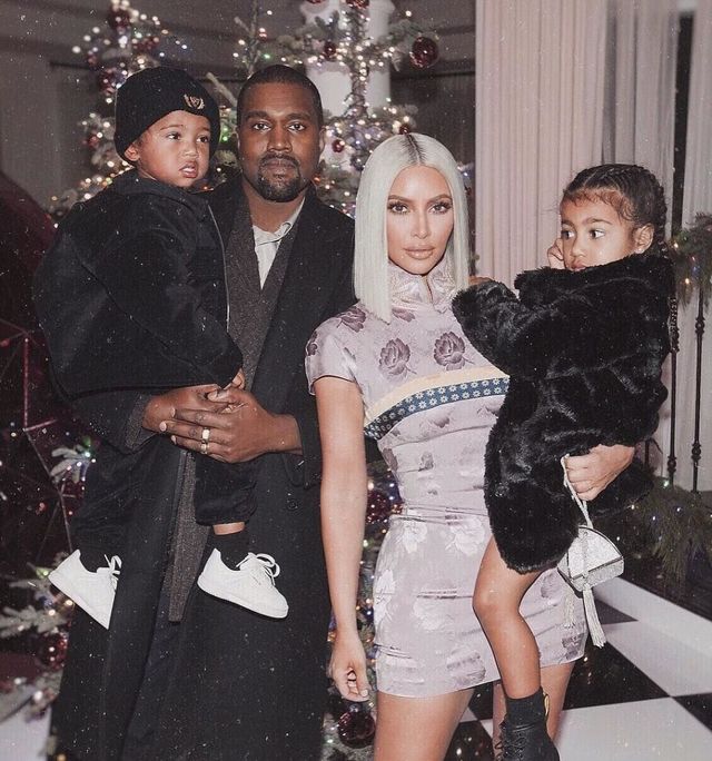 Kim Kardashian ha anunciado el nacimiento de su tercer hijo con un comunicado en su página web y a través de su cuenta de Twitter.