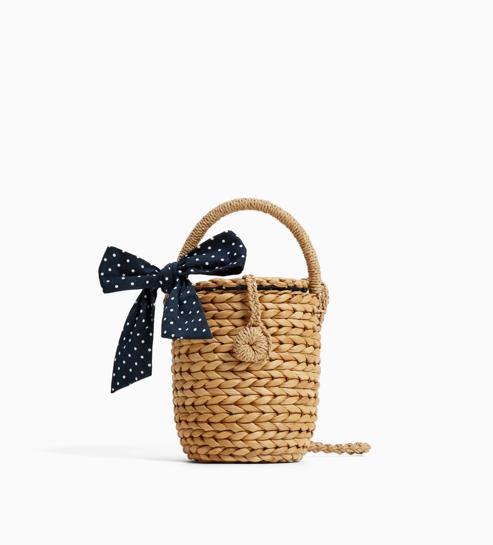 Hamper, Basket, Present, Wicker, Gift basket, Food, Home accessories, Snack, 
