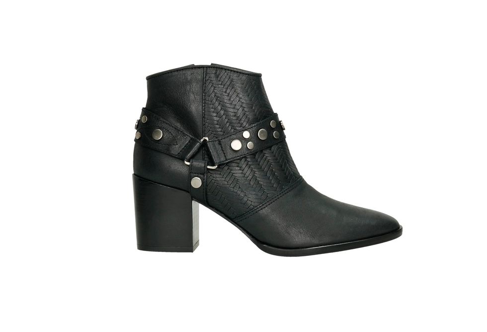 Footwear, Boot, Shoe, Buckle, Leather, High heels, Durango boot, Zipper, Fashion accessory, Riding boot, 
