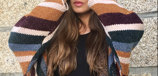 Hair, Clothing, Beauty, Brown, Outerwear, Pattern, Brown hair, Hairstyle, Beige, Lip, 