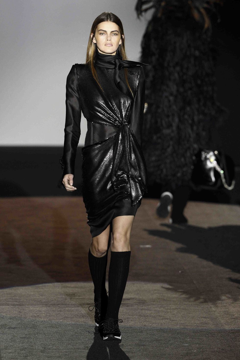 Fashion model, Fashion, Runway, Clothing, Fashion show, Shoulder, Joint, Knee, Leather, Outerwear, 