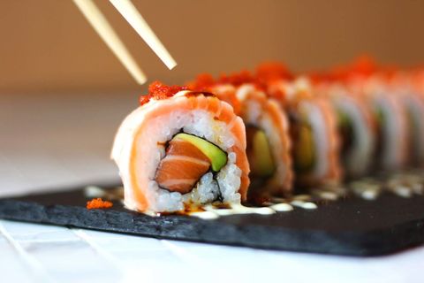 Dish, Food, Cuisine, Sushi, Gimbap, California roll, Ingredient, À la carte food, Chopsticks, Sakana,