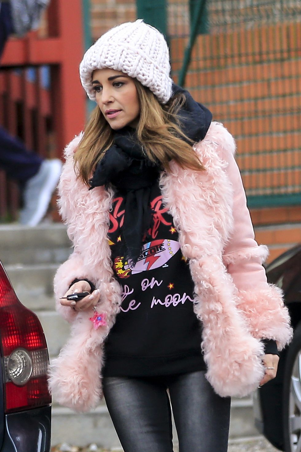 Clothing, Fur, Beanie, Knit cap, Fur clothing, Street fashion, Cap, Pink, Beauty, Snapshot, 