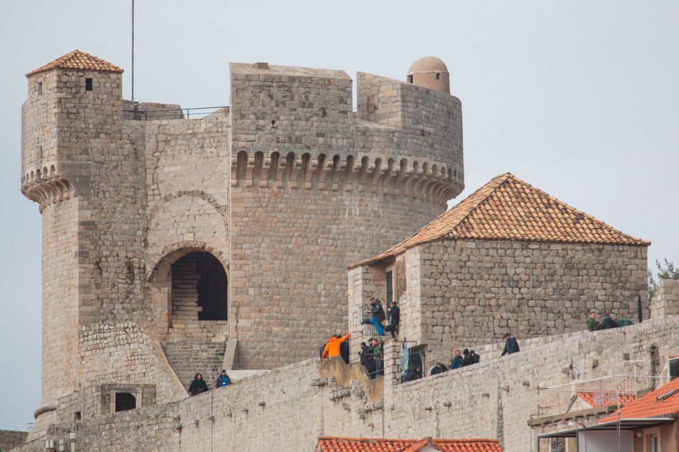 Fortification, Historic site, Wall, Landmark, Castle, Building, Architecture, Ancient history, Tourism, History, 