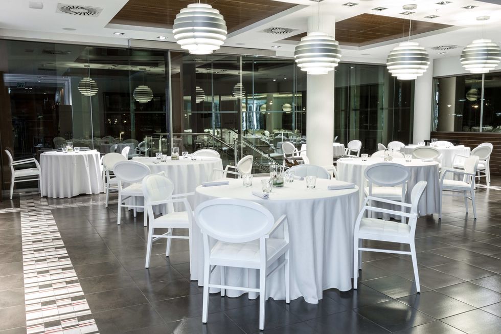 Restaurant, Table, Building, Column, Furniture, Chair, Room, Function hall, Interior design, Architecture, 