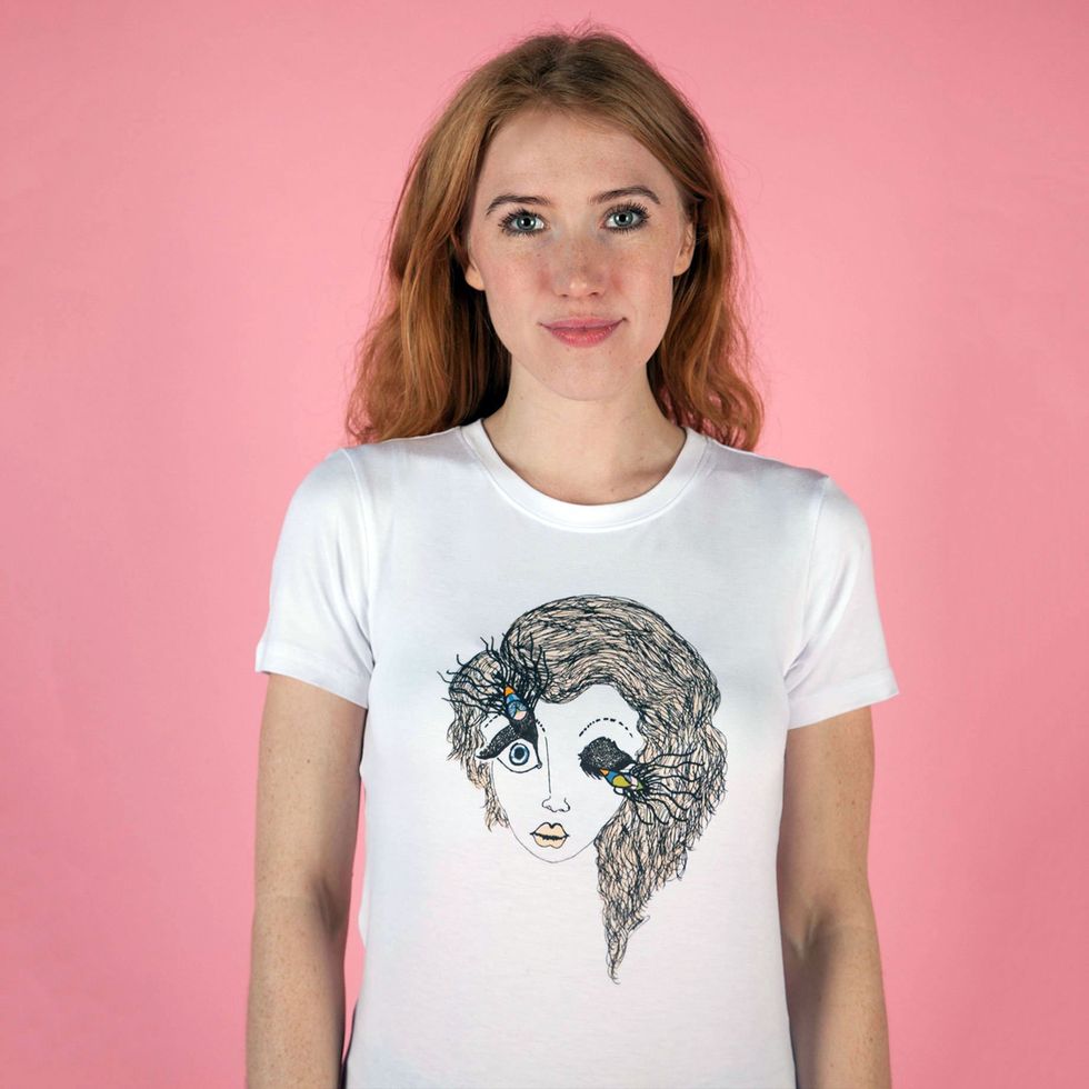 T-shirt, White, Clothing, Hair, Neck, Head, Top, Sleeve, Beauty, Shoulder, 